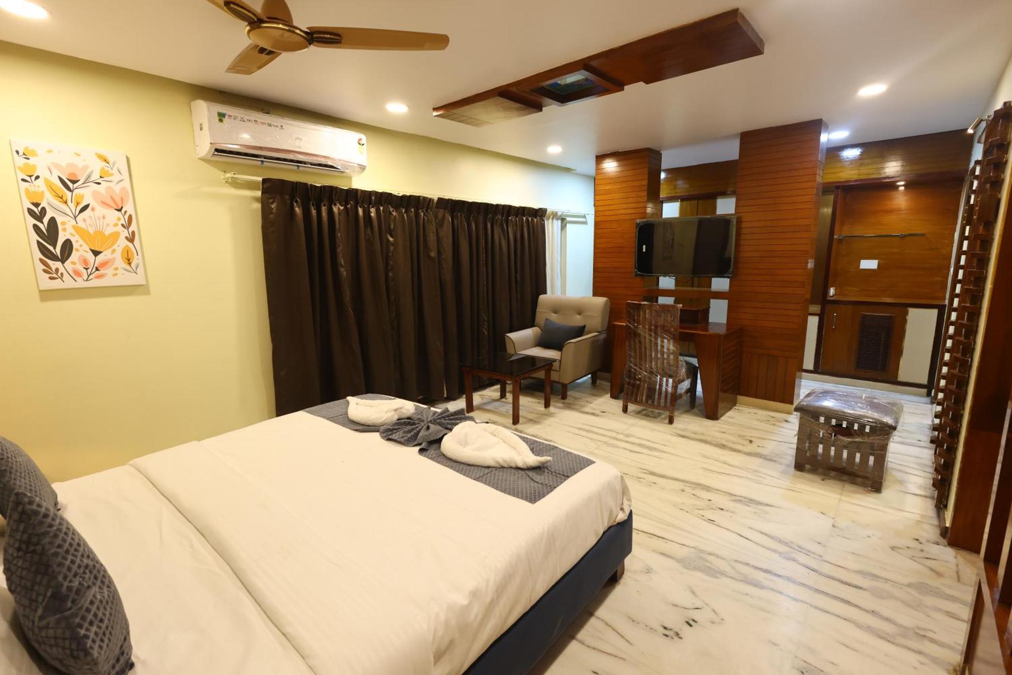 Lj Dadi'S Grand Hotel Visakhapatnam Ngoại thất bức ảnh