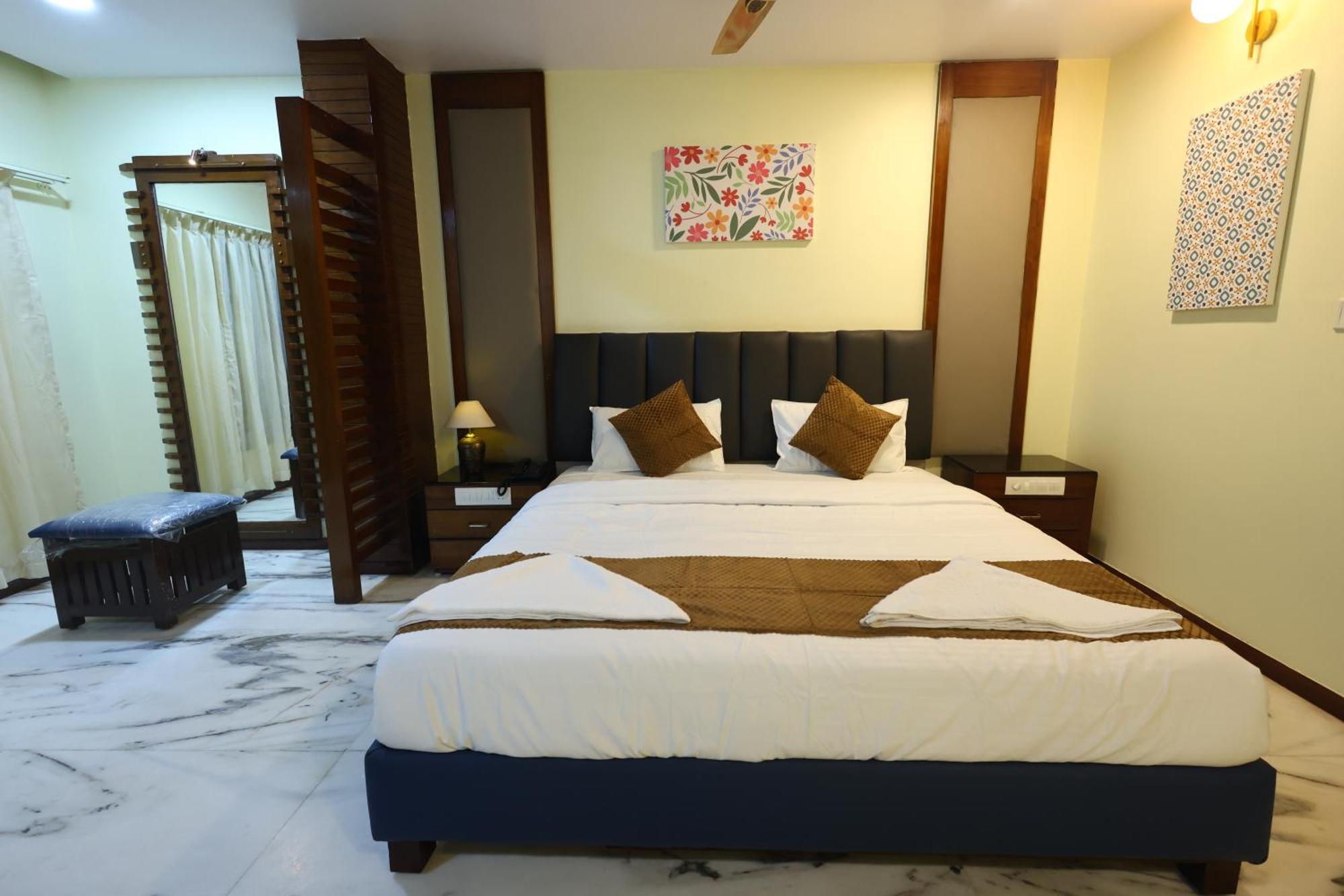 Lj Dadi'S Grand Hotel Visakhapatnam Ngoại thất bức ảnh