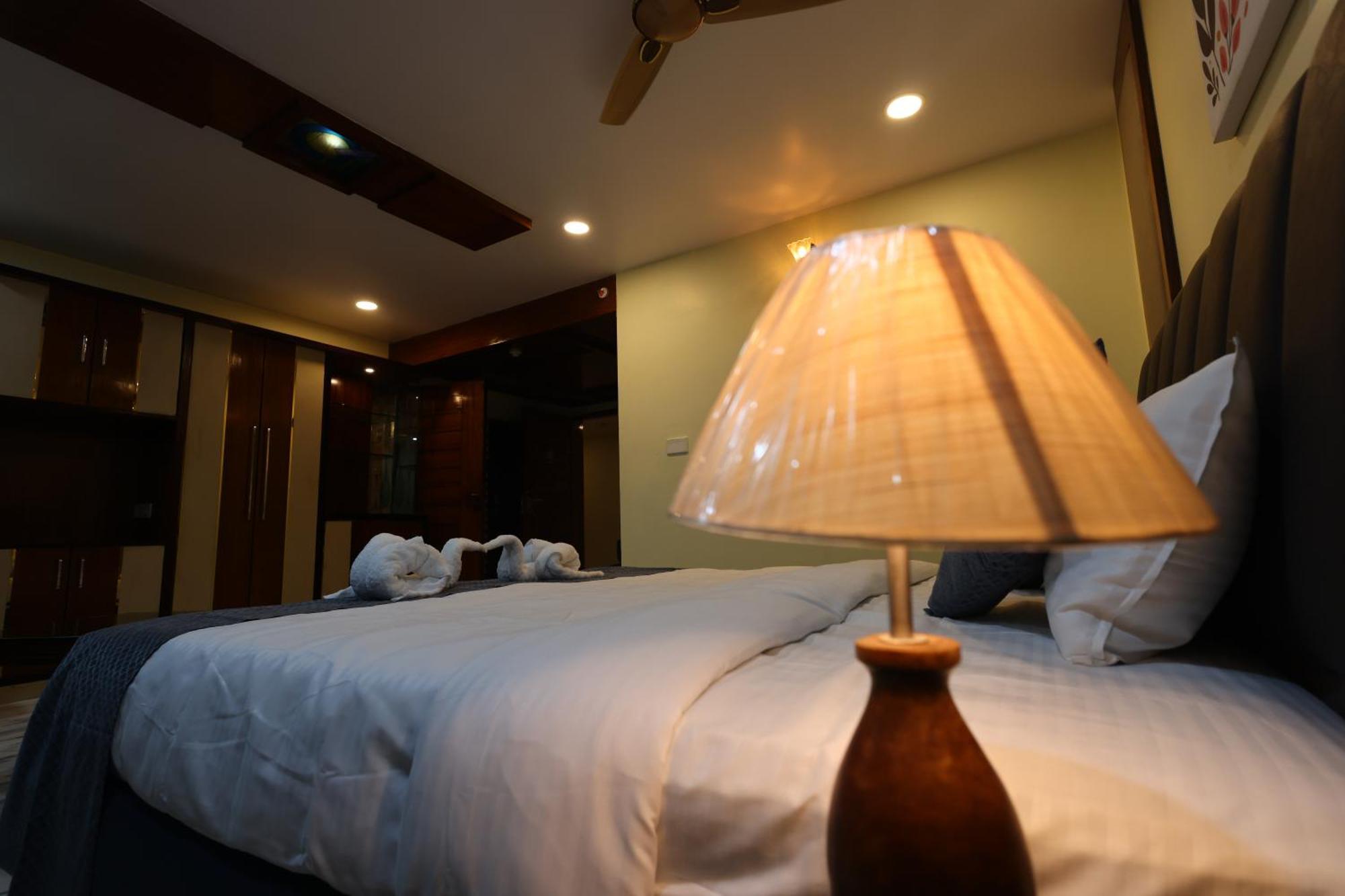 Lj Dadi'S Grand Hotel Visakhapatnam Ngoại thất bức ảnh