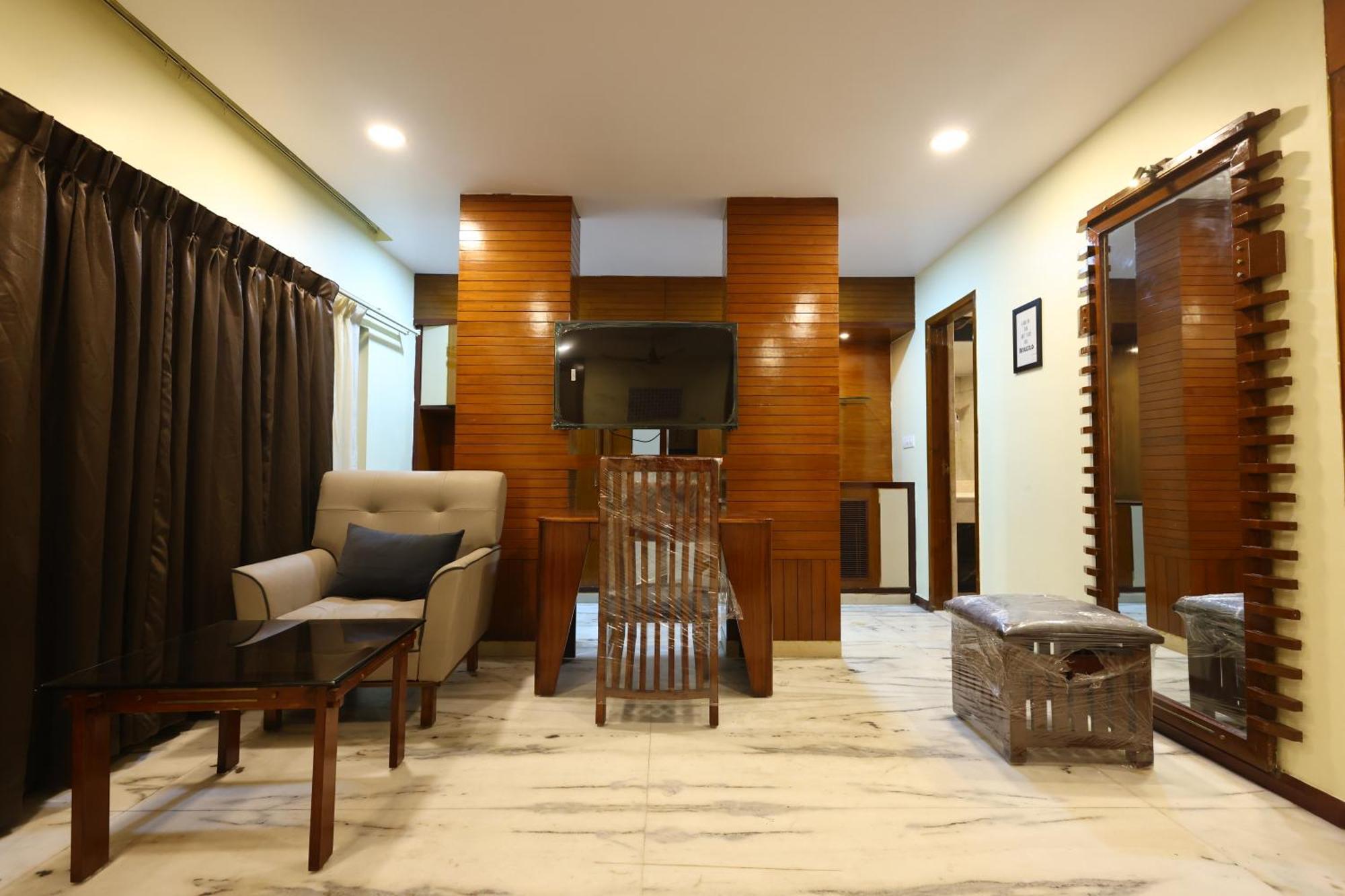 Lj Dadi'S Grand Hotel Visakhapatnam Ngoại thất bức ảnh