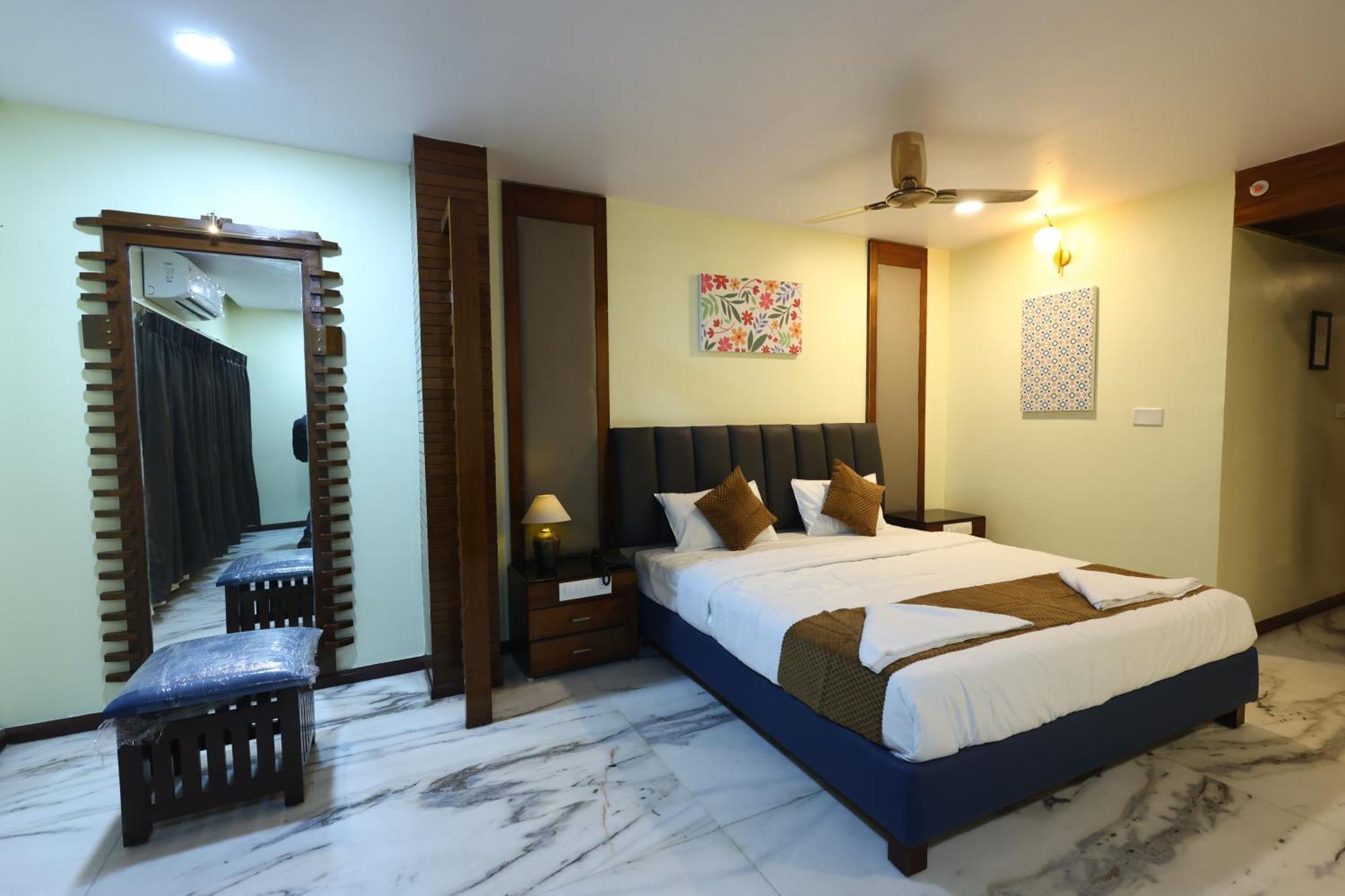 Lj Dadi'S Grand Hotel Visakhapatnam Ngoại thất bức ảnh