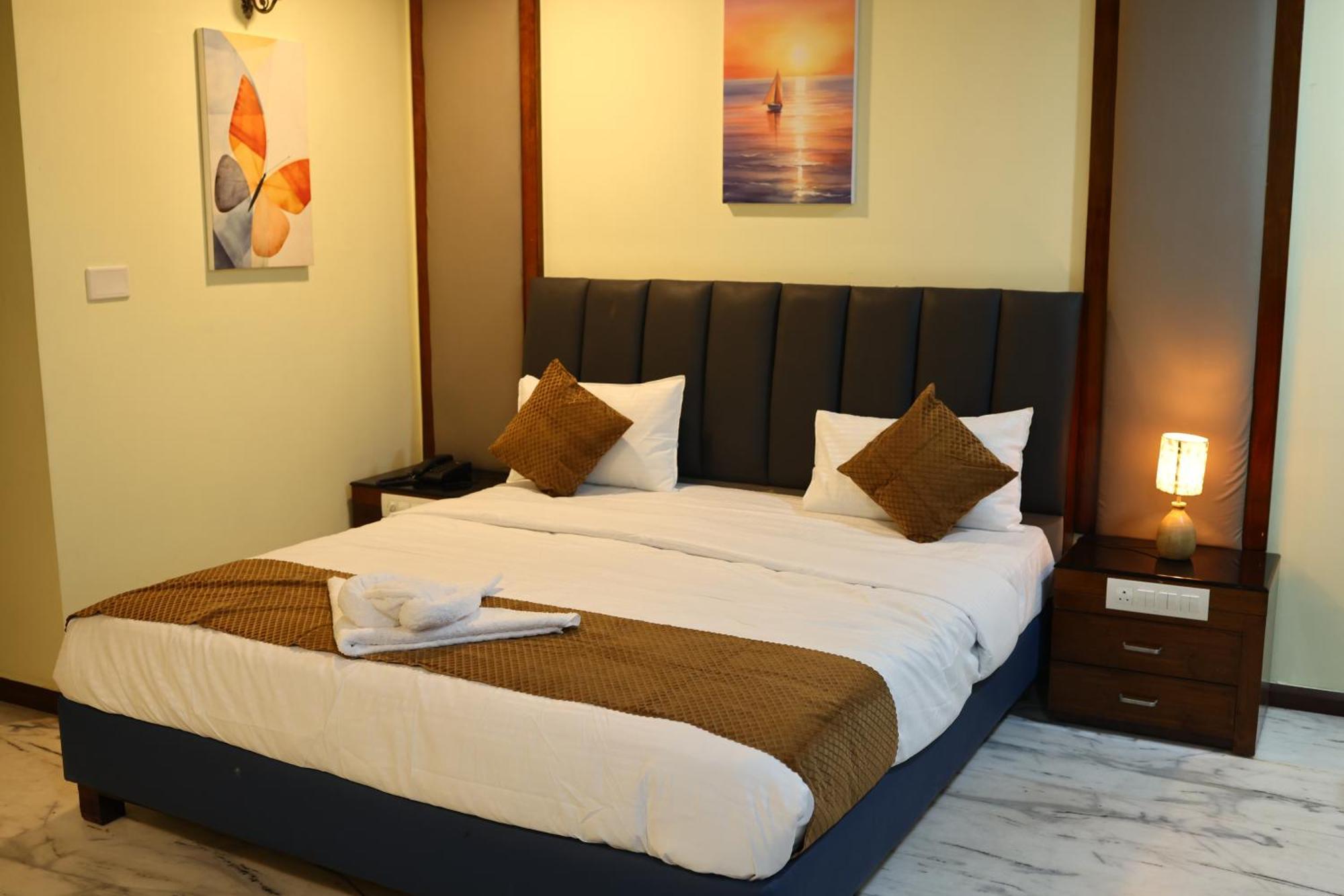 Lj Dadi'S Grand Hotel Visakhapatnam Ngoại thất bức ảnh