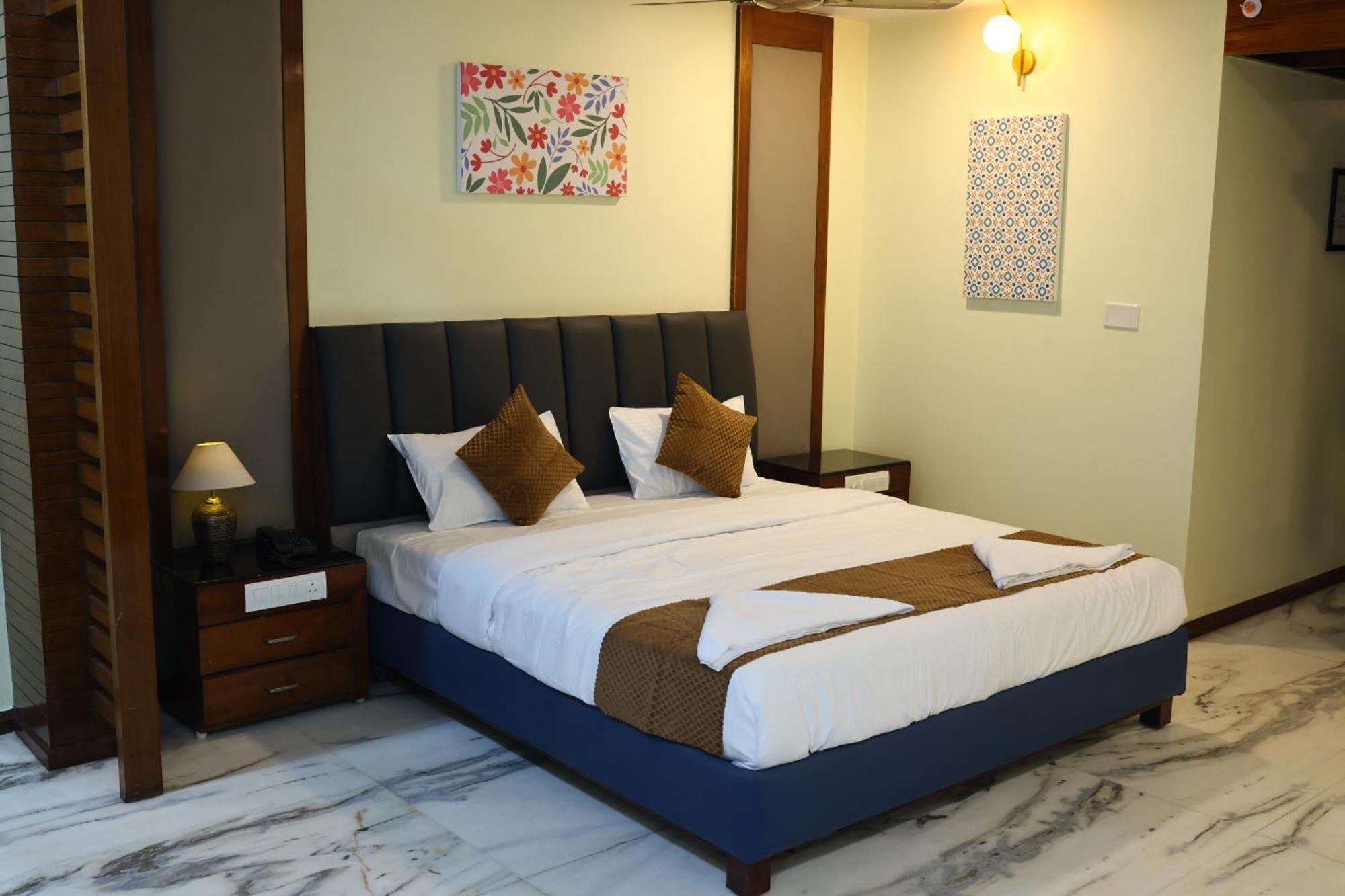 Lj Dadi'S Grand Hotel Visakhapatnam Ngoại thất bức ảnh