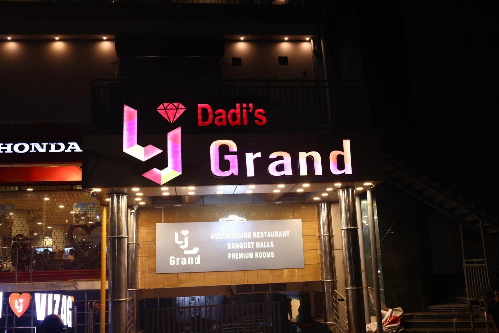 Lj Dadi'S Grand Hotel Visakhapatnam Ngoại thất bức ảnh