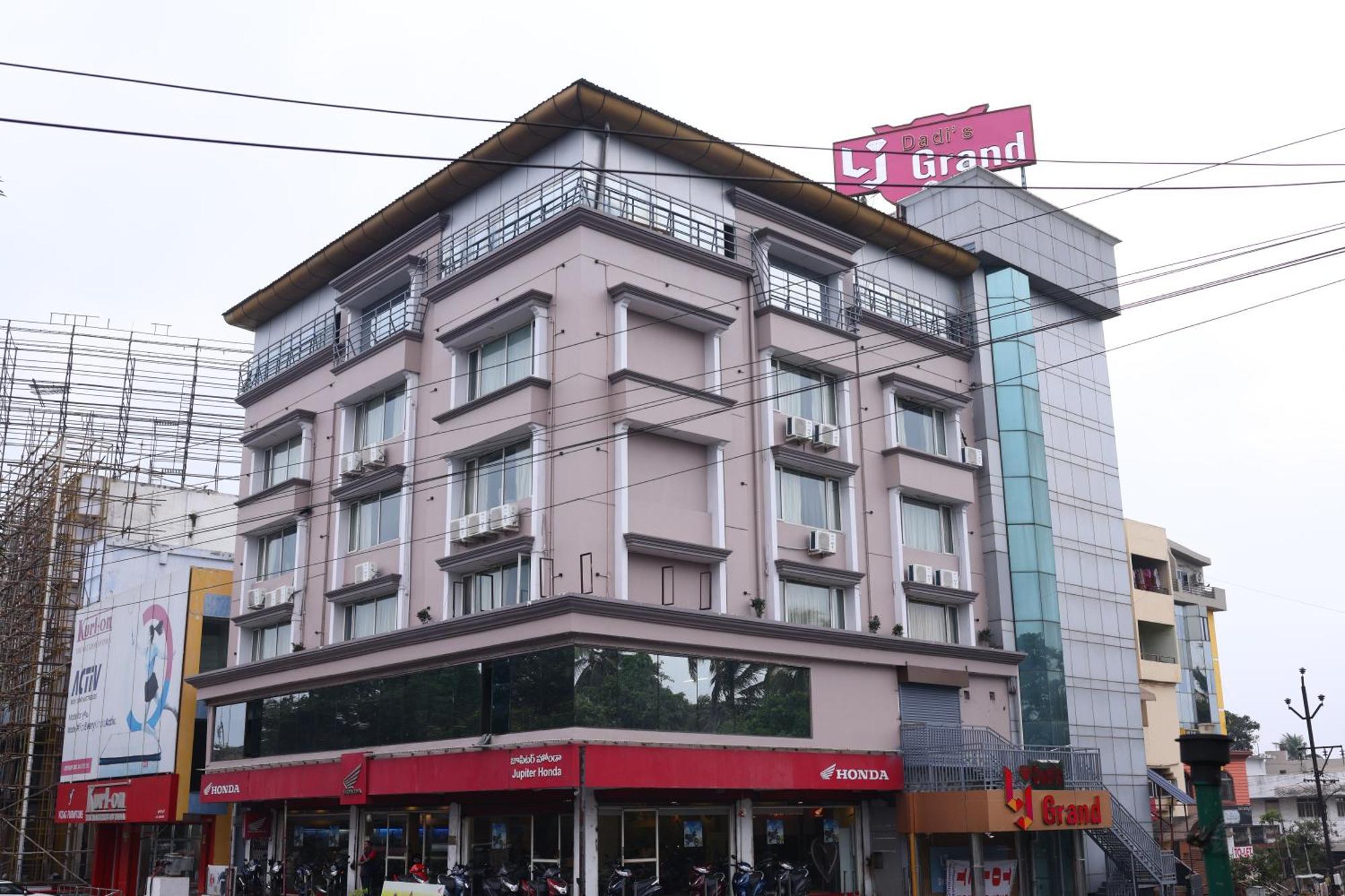 Lj Dadi'S Grand Hotel Visakhapatnam Ngoại thất bức ảnh