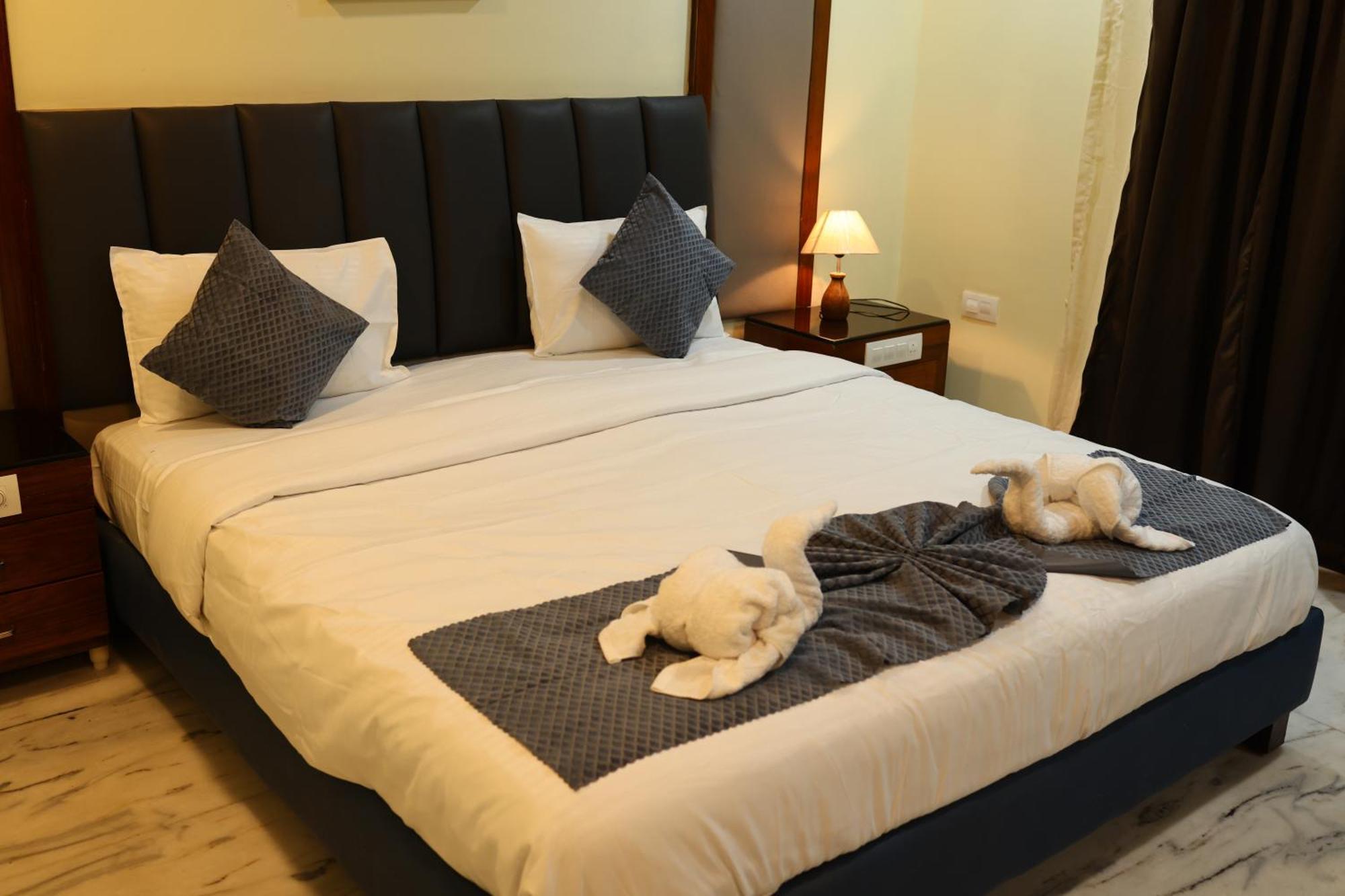 Lj Dadi'S Grand Hotel Visakhapatnam Ngoại thất bức ảnh