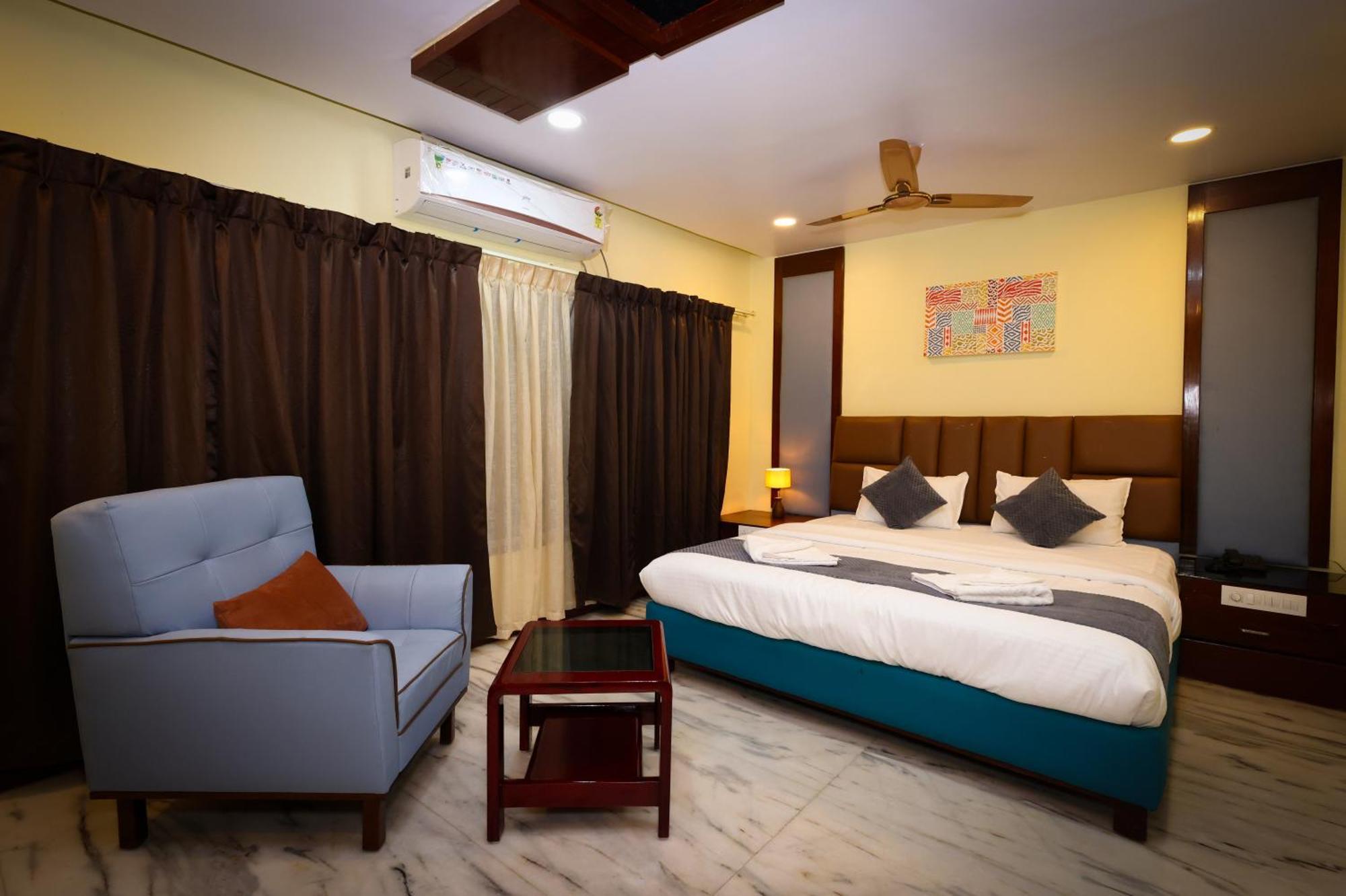Lj Dadi'S Grand Hotel Visakhapatnam Ngoại thất bức ảnh